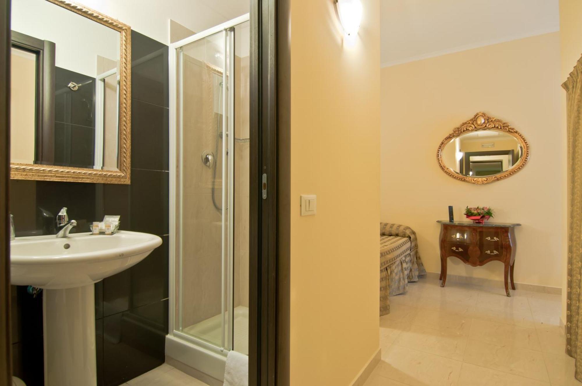 Hotel Regina Giovanna Roma Camera foto