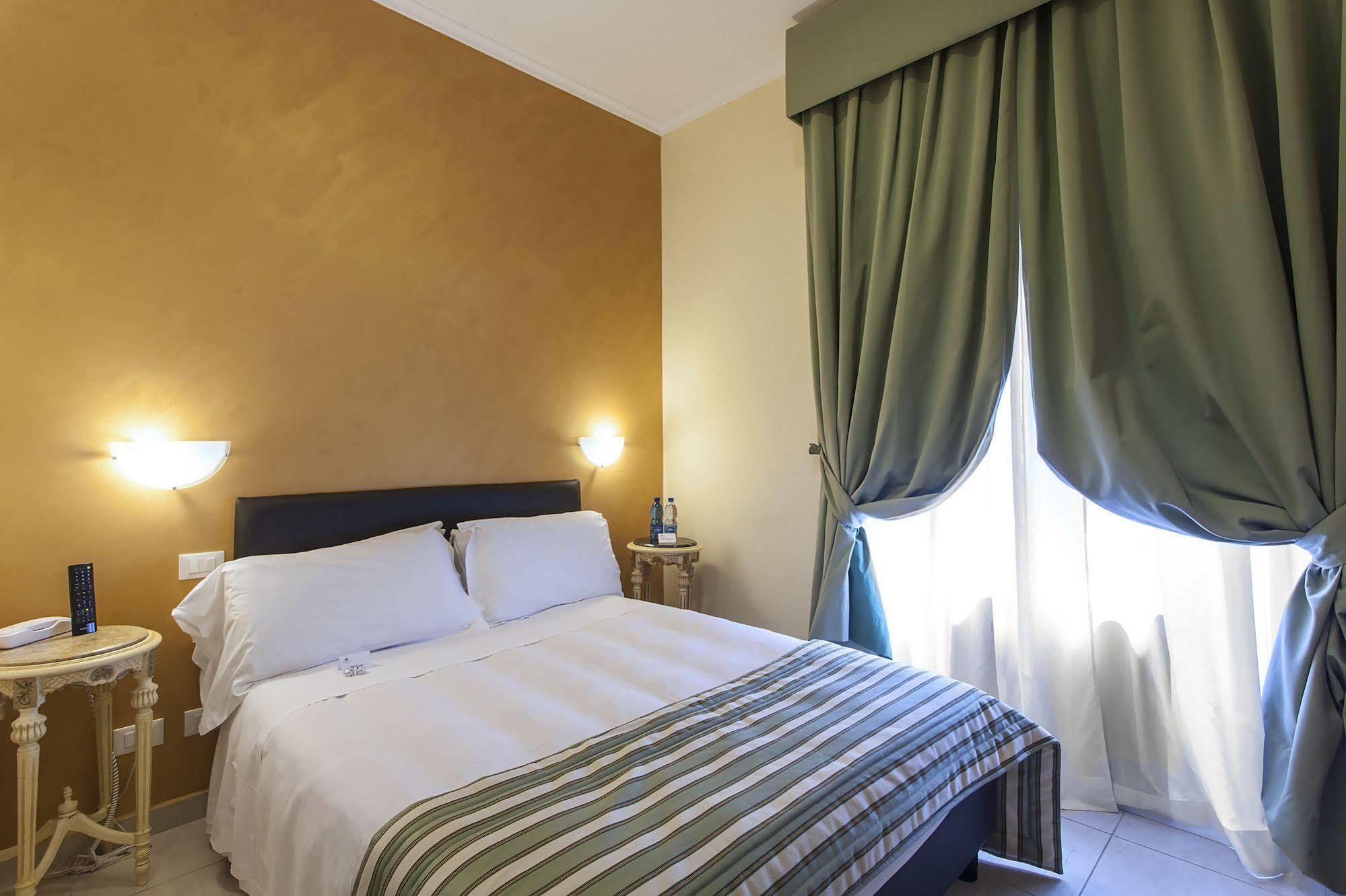 Hotel Regina Giovanna Roma Esterno foto