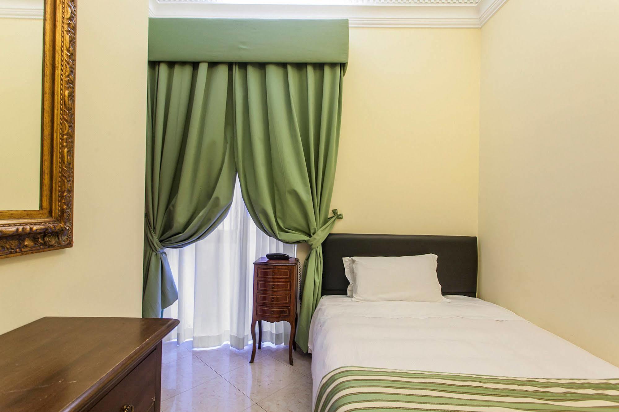 Hotel Regina Giovanna Roma Esterno foto