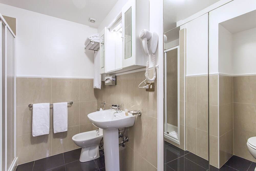 Hotel Regina Giovanna Roma Esterno foto